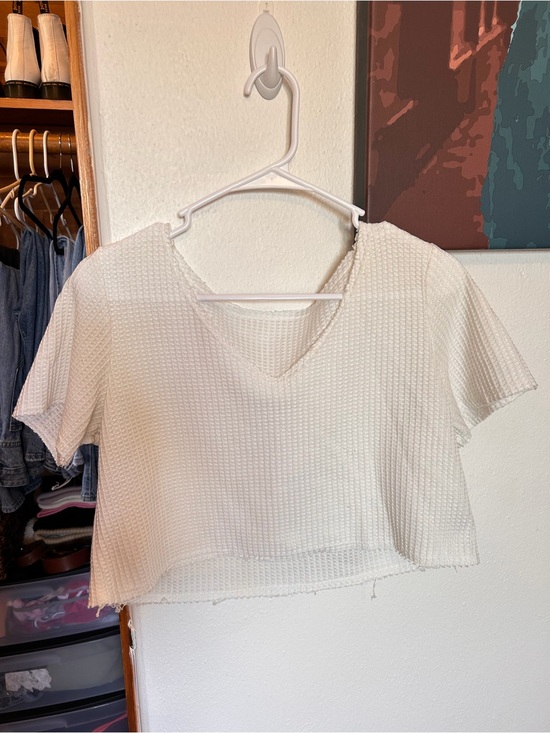 SHEIN Tops - SHEIN White Short Sleeve V-Neck Waffle Crop Top